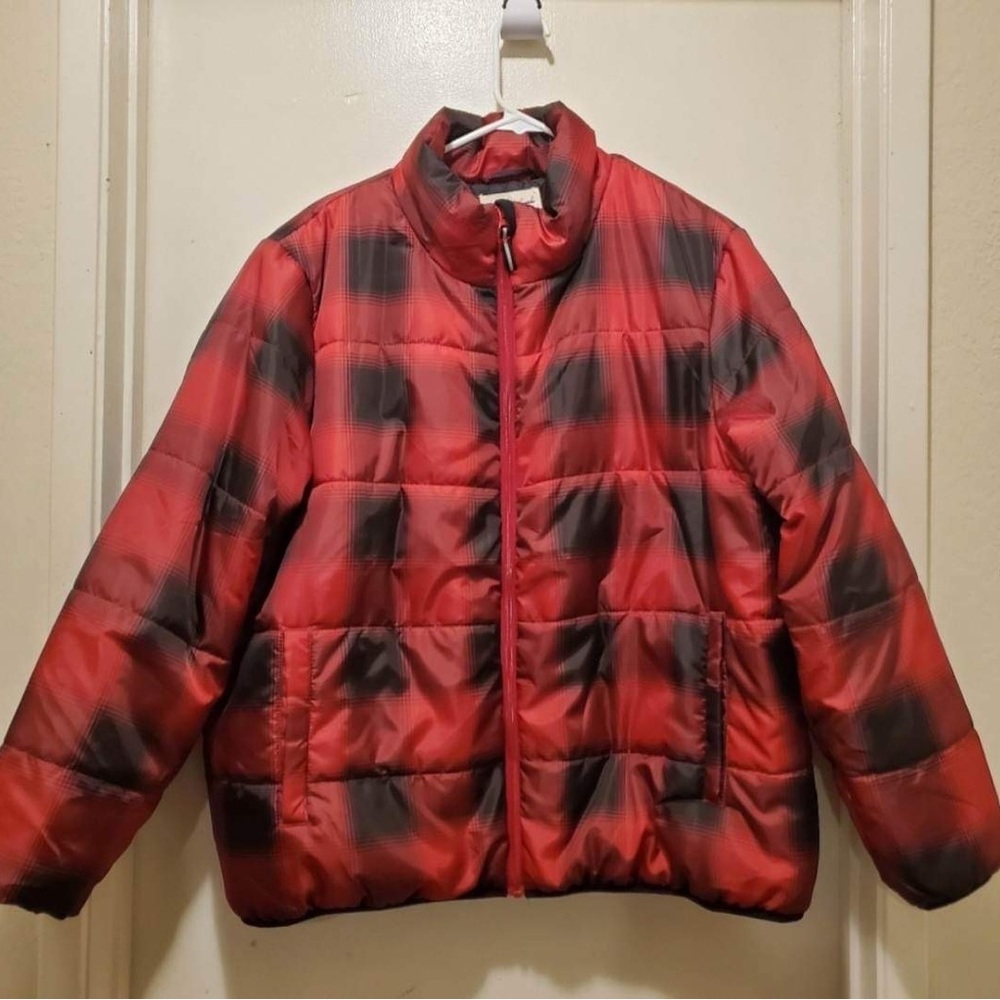 Universal thread puffer jacket